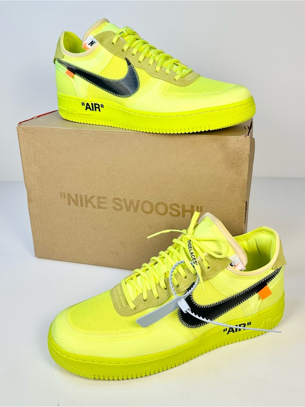 Nike Air Force 1 Men’s Low Off-White Volt Sz 13 NEW IN BOX Style AO4606 700